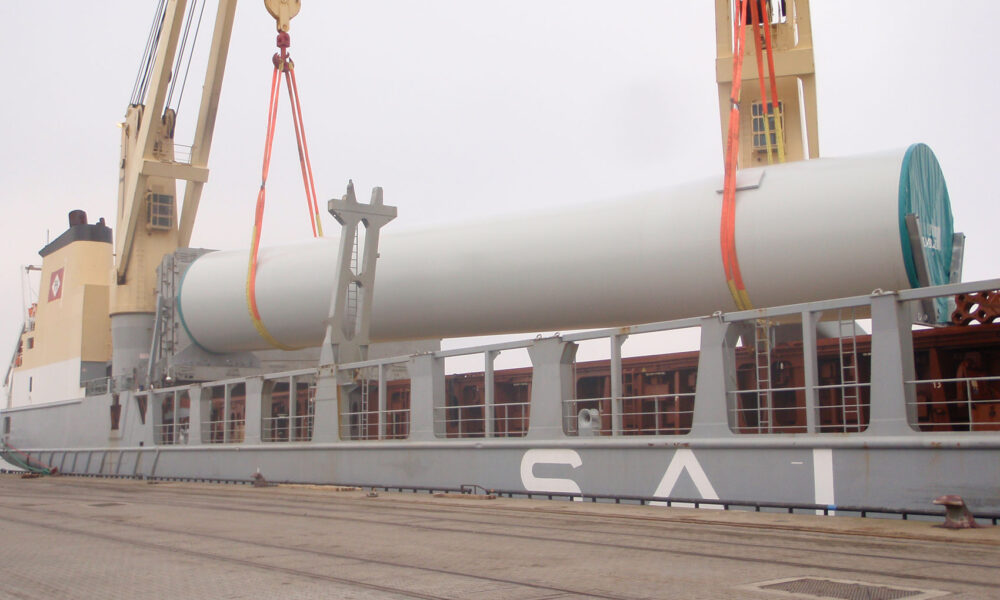 Wind-farm-equipment-mv-maria-power-offshore-3